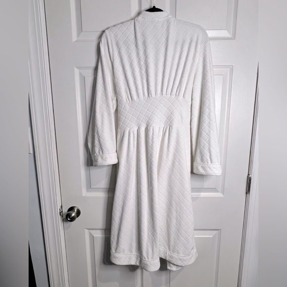 Soft Surroundings Women’s plush white robe - waffle design - Size Large - Picture 7 of 7